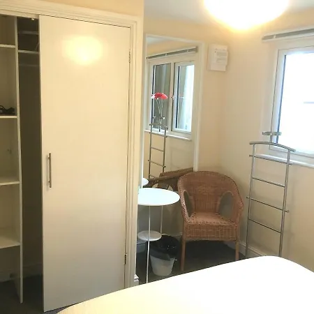 Concorde House Homestay Bristol